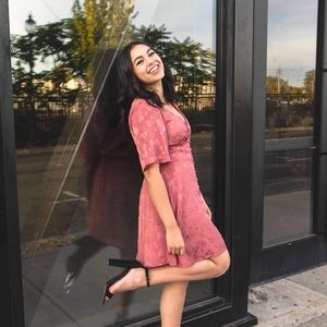 Meet your Posher, Reya